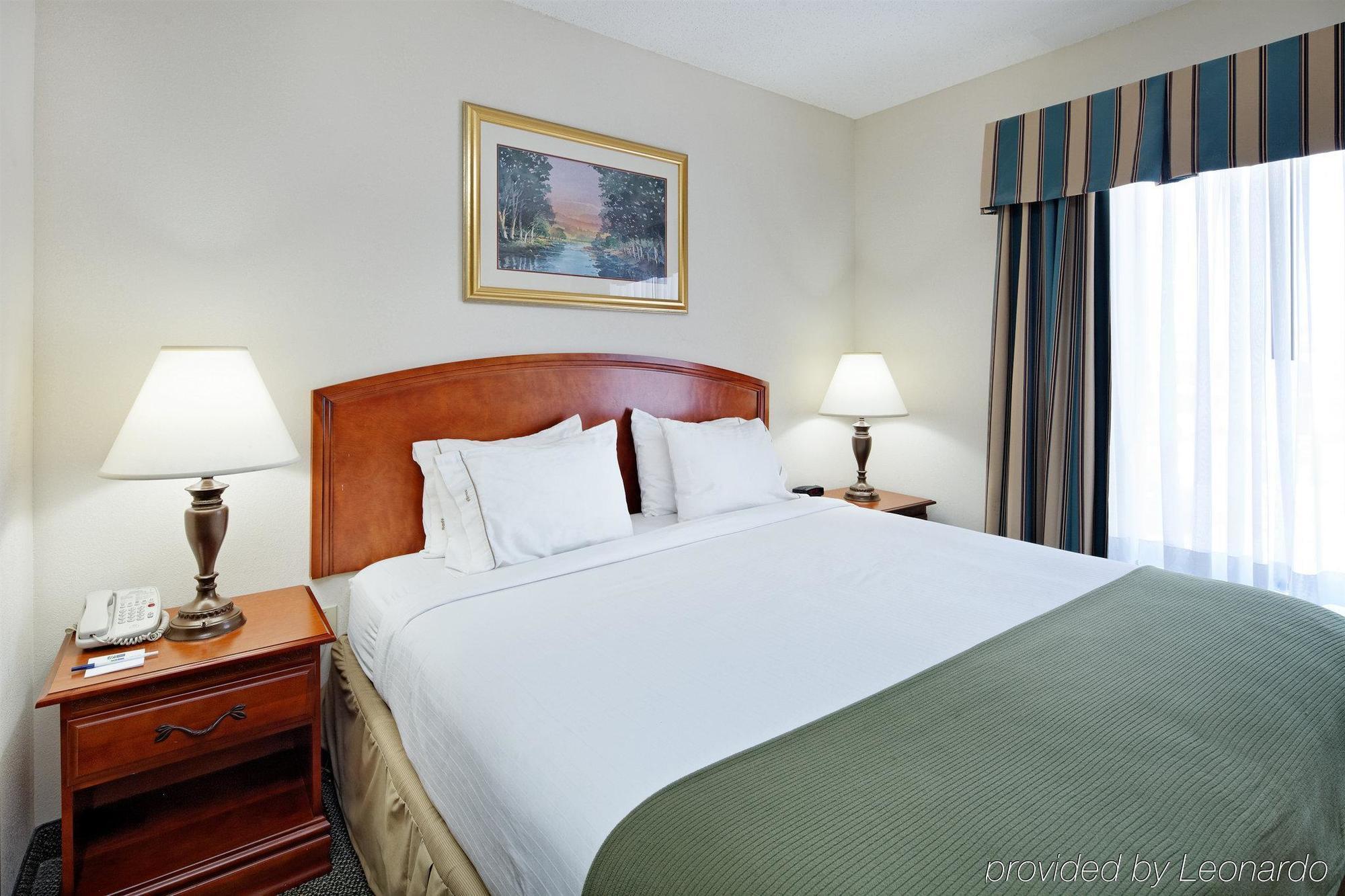 Holiday Inn Express & Suites - Grenada, An Ihg Hotel Room photo