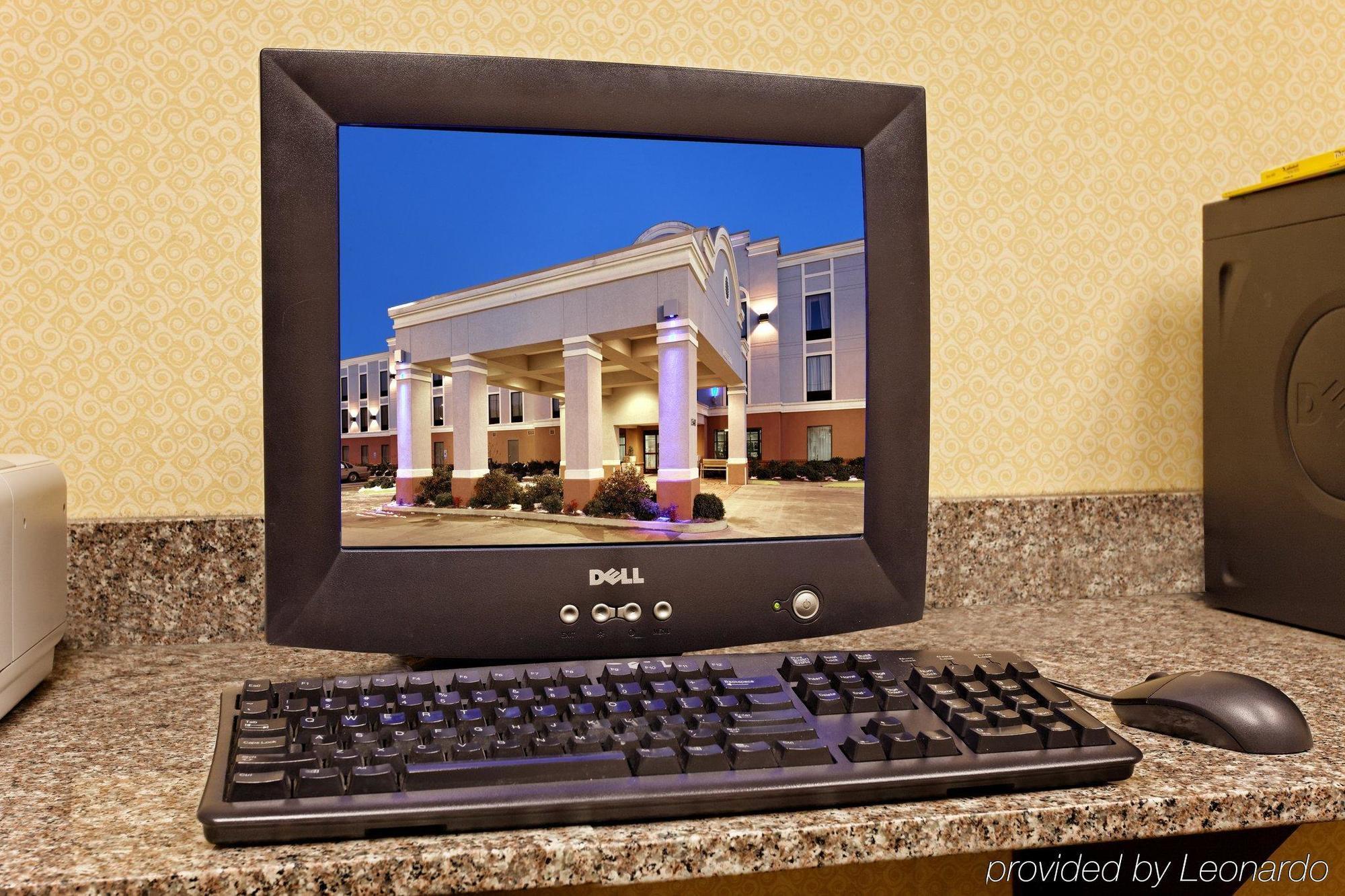 Holiday Inn Express & Suites - Grenada, An Ihg Hotel Exterior photo