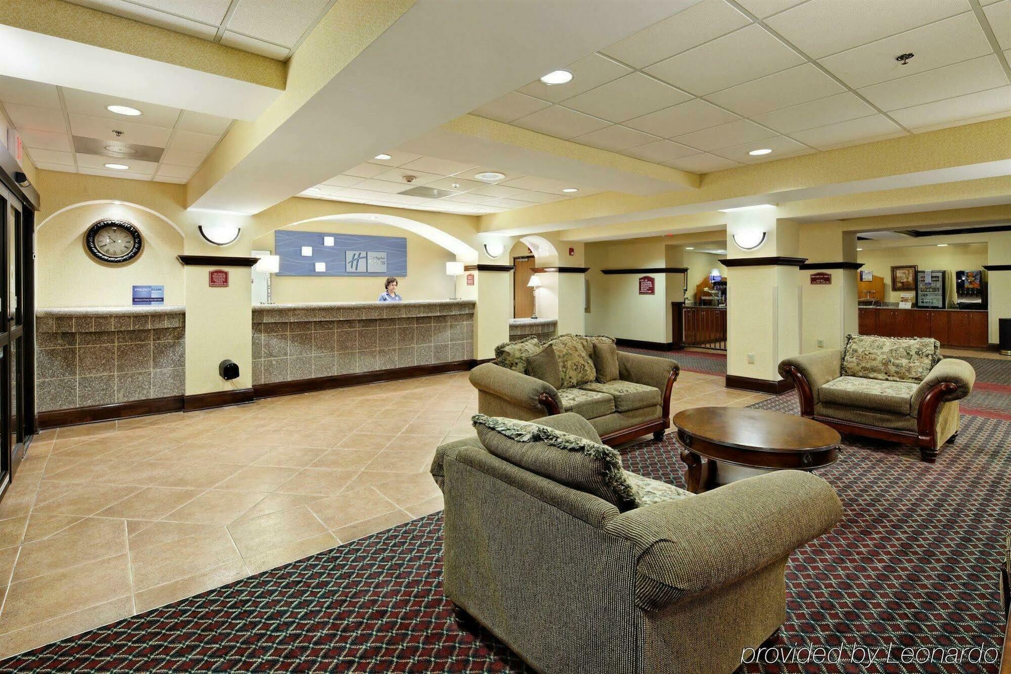 Holiday Inn Express & Suites - Grenada, An Ihg Hotel Interior photo