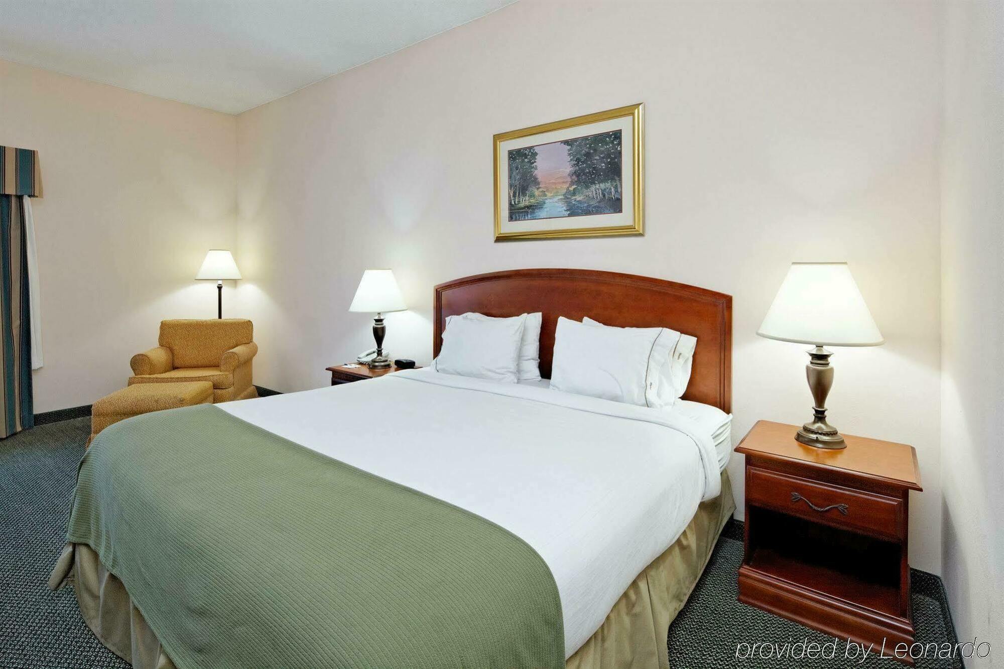 Holiday Inn Express & Suites - Grenada, An Ihg Hotel Room photo